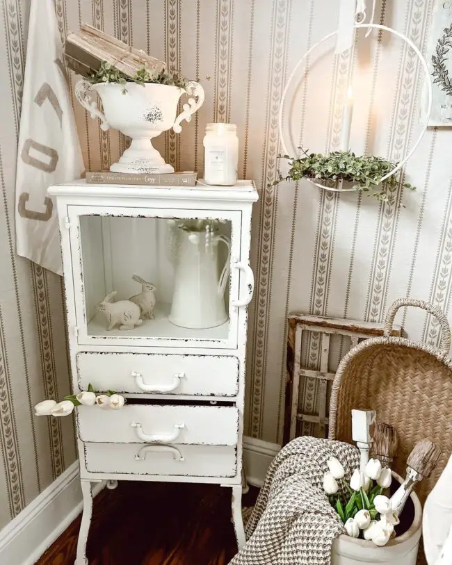 Charming Vintage Display with Rustic Appeal