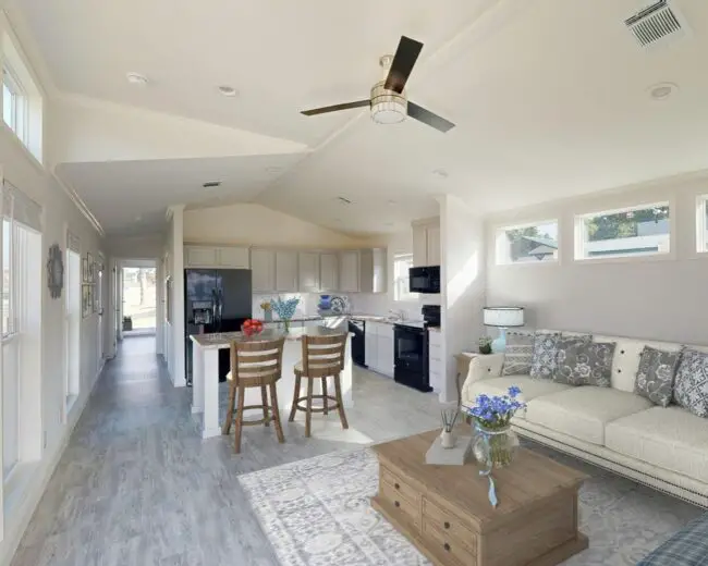 Open and Airy Living-Kitchen Space