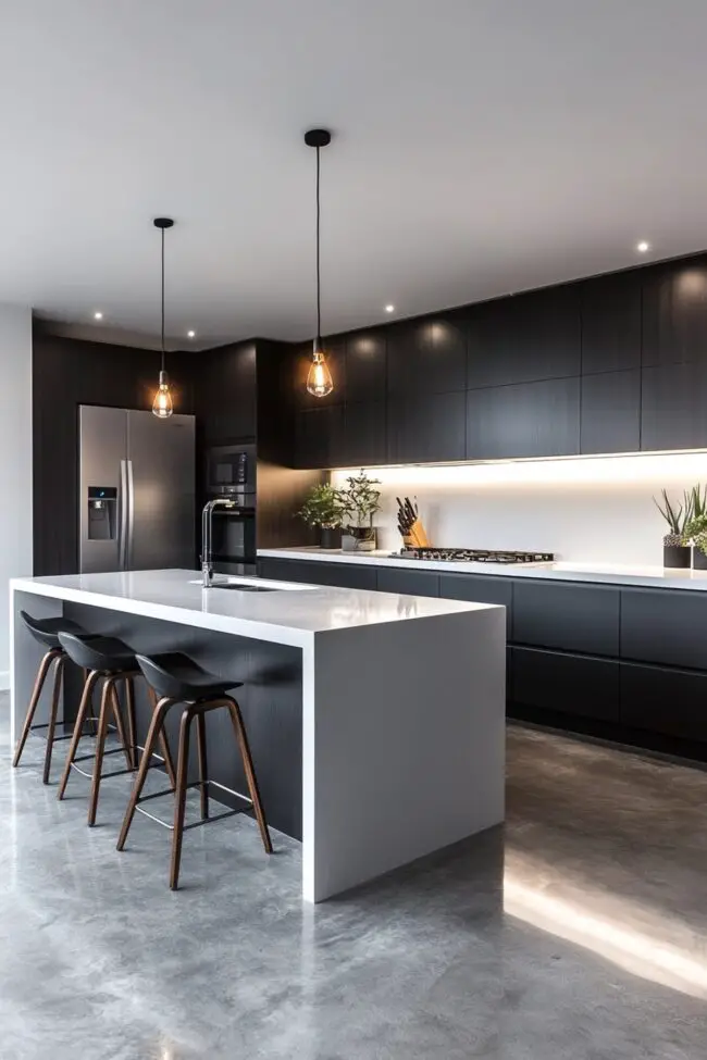 Simple Black and White Kitchen Design