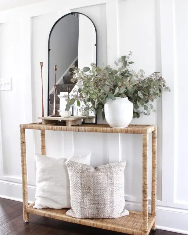 Natural Accents in a Farmhouse-Inspired Space