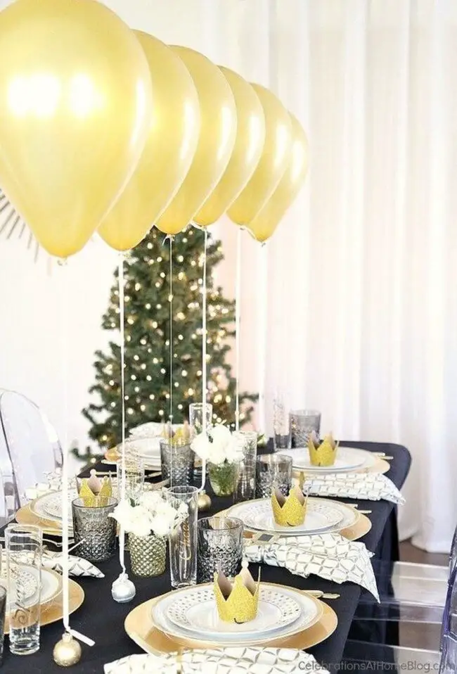 Simple Balloon Centerpieces for Impact