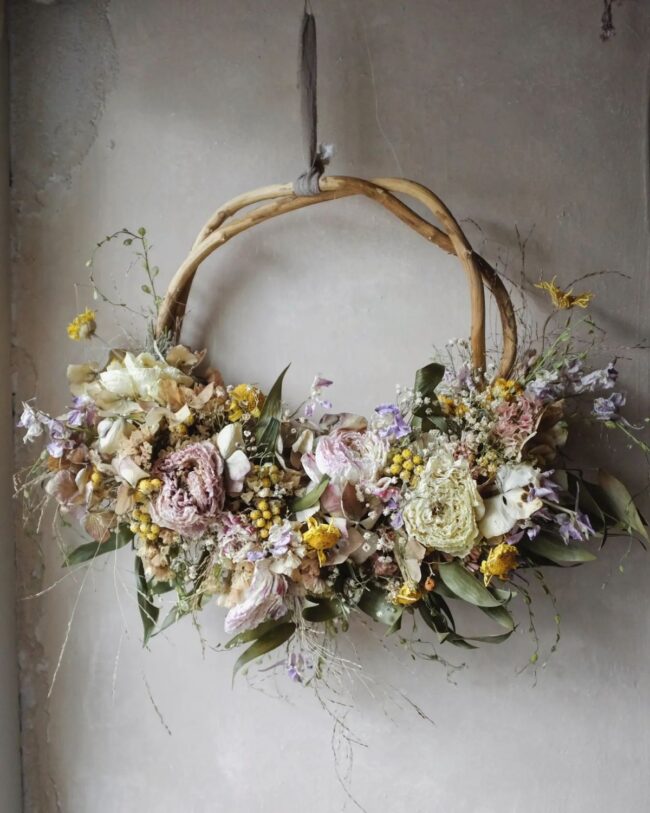 Timeless Dried Flowers for Classic Decor