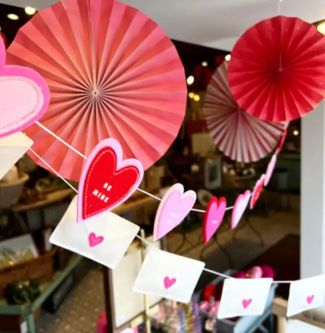 Charming Heart Envelope Garland with Fans