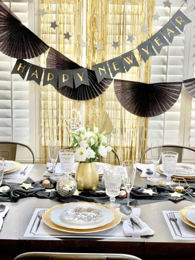 Elegant Black and Gold Table Setting