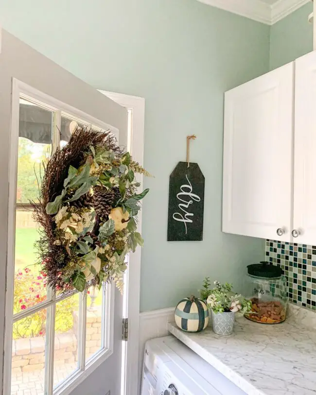 Charming Autumn-Inspired Entryway