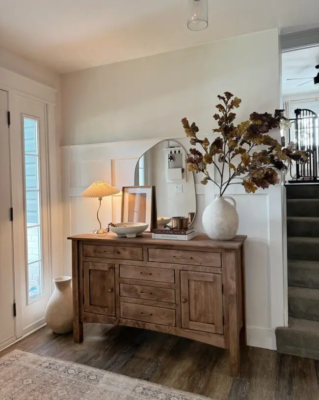 Rustic Simplicity in the Entryway