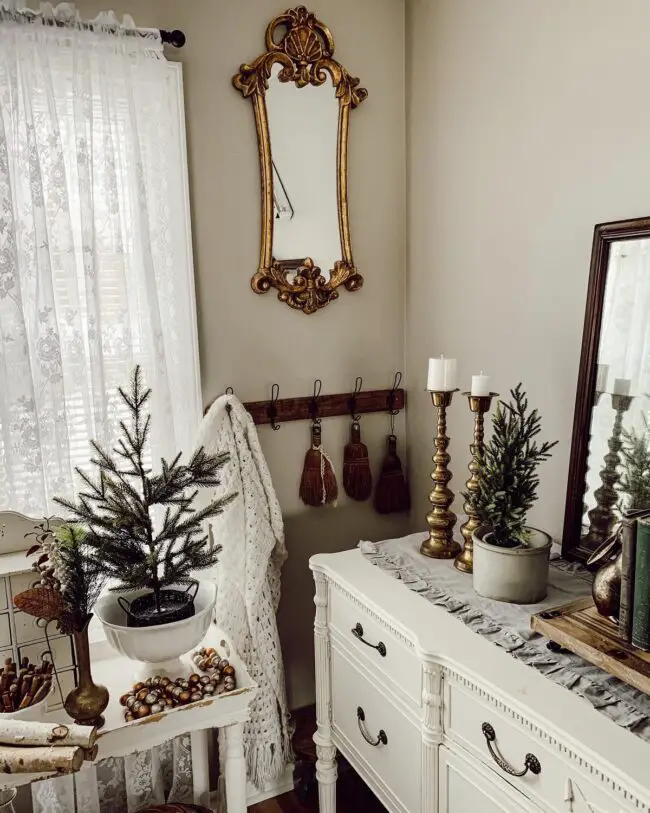 Vintage Winter Vignette for the Holidays