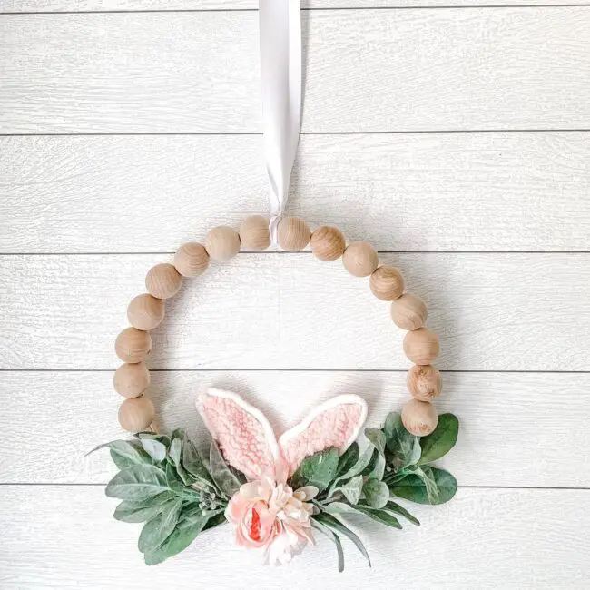 Charming Bunny Bead Wreath with Flowers