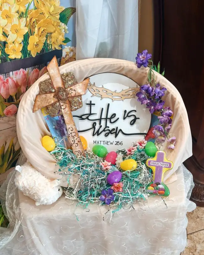 He Is Risen Decor with Wreath