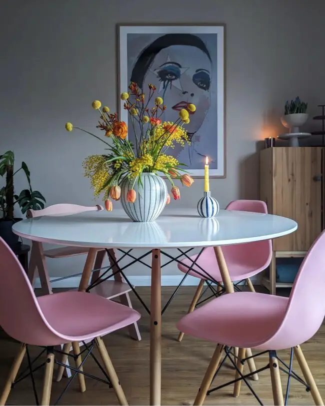 Chic Dining Moments with Contemporary Touches