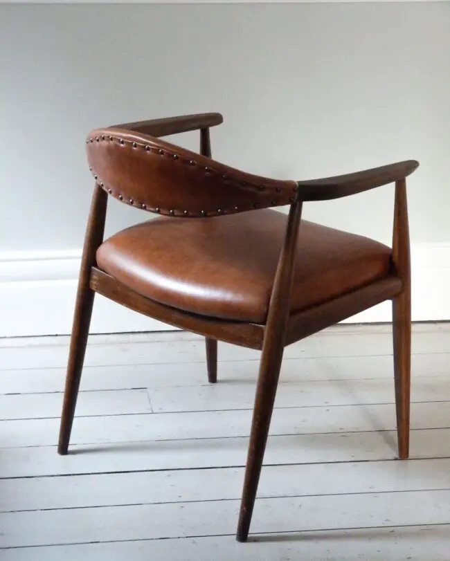 Sturdy Elegance in Post-War Design