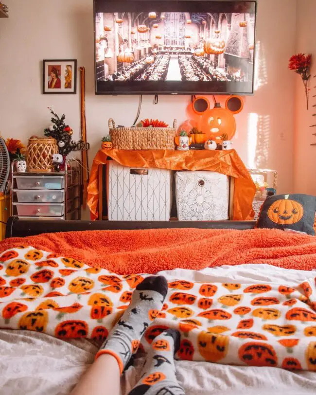 Halloween-Themed Fun in the Bedroom