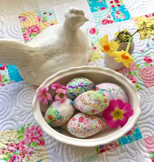 Charming Floral Quilt Easter Bowl Design